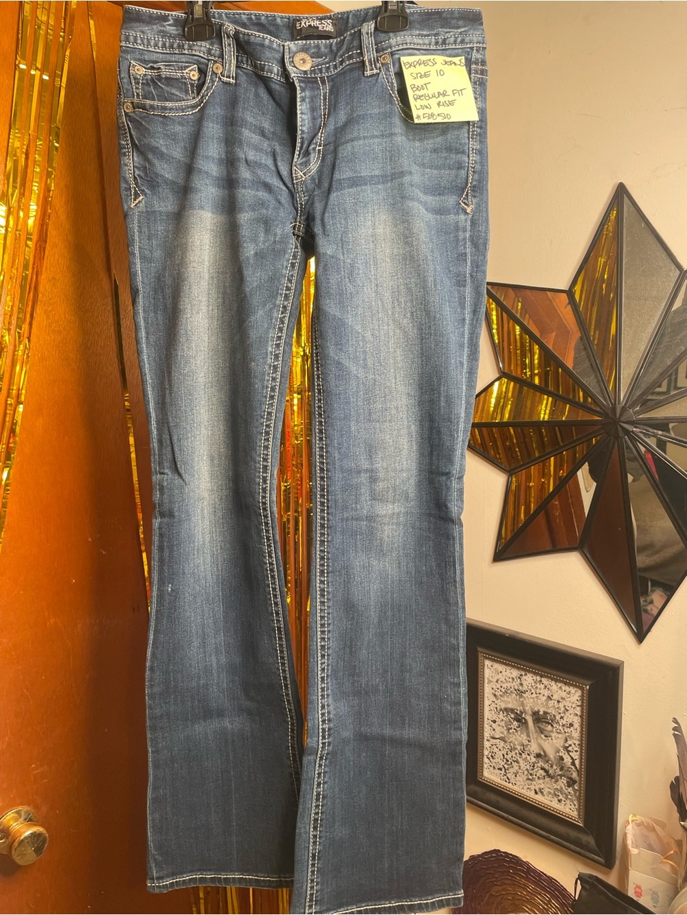 Express Women’s boot cut Jeans - Medium Blue Wash